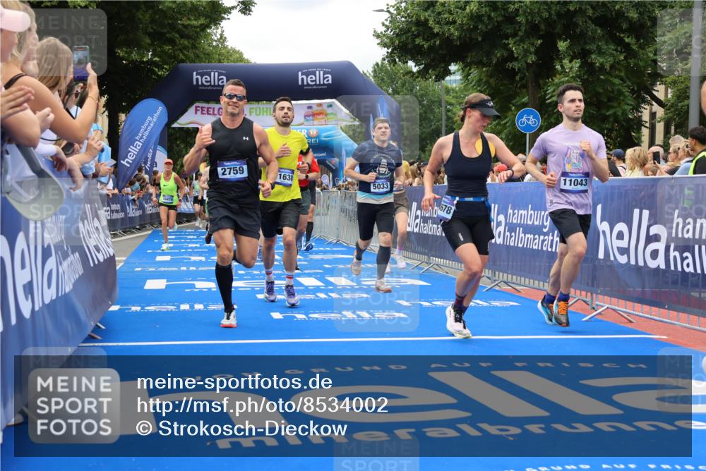 29.06.2025 - hella hamburg halbmarathon Strokosch-Dieckow http://msf.ph/oto/8534002 29.06.2025 10:56:56 Ziel 1485, 1955, 2282, 2741, 2759, 4299, 5033, 5418, 6835, 7716, 8669, 11043, 11143, 11212, 11638, 14678, 15097, 16470, 16620, 16679, 16909, 18719, 19091 meine-sportfotos.de
