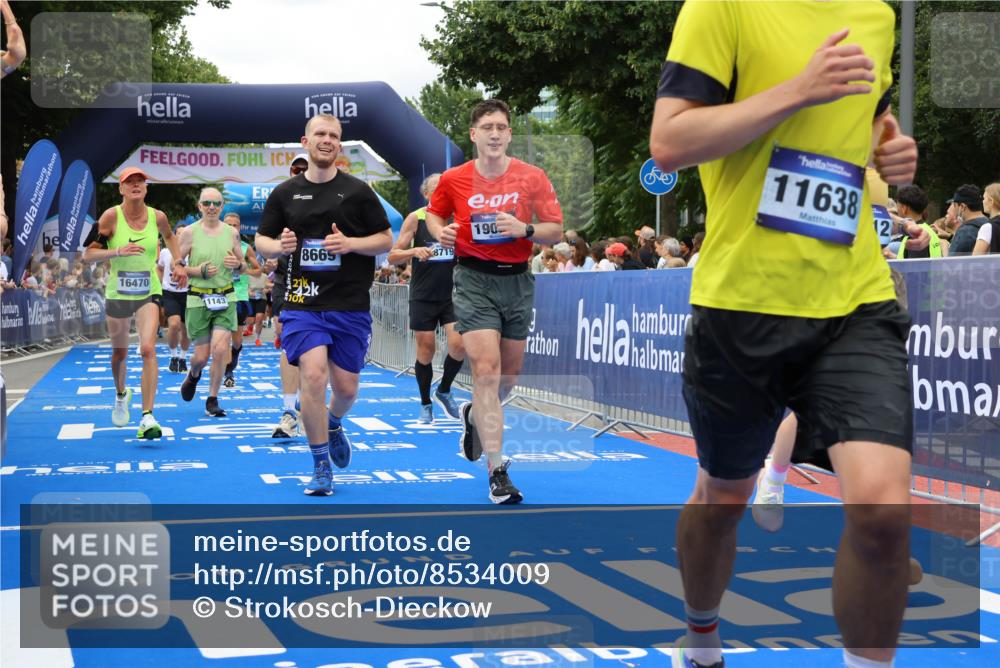 29.06.2025 - hella hamburg halbmarathon Strokosch-Dieckow http://msf.ph/oto/8534009 29.06.2025 10:56:59 Ziel 1485, 1955, 2282, 2759, 4261, 4299, 5033, 6835, 8669, 11043, 11143, 11212, 11638, 13691, 14408, 14588, 14678, 15097, 16470, 16620, 16909, 17617, 18208, 18719, 19091 meine-sportfotos.de
