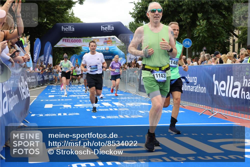 29.06.2025 - hella hamburg halbmarathon Strokosch-Dieckow http://msf.ph/oto/8534022 29.06.2025 10:57:02 Ziel 1485, 2282, 2759, 4261, 4299, 5033, 8669, 11043, 11143, 11212, 11638, 13691, 14139, 14408, 14588, 14678, 15097, 15726, 16470, 16909, 17617, 18208, 18719, 19091 meine-sportfotos.de
