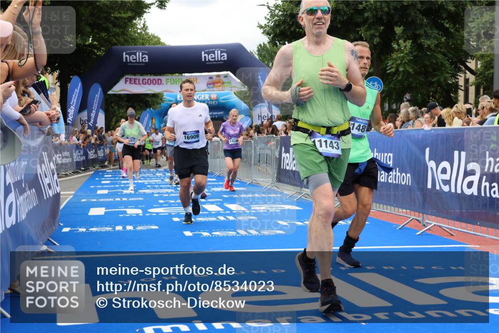 29.06.2025 - hella hamburg halbmarathon Strokosch-Dieckow http://msf.ph/oto/8534023 29.06.2025 10:57:02 Ziel 1485, 2282, 2759, 4261, 4299, 5033, 8669, 11043, 11143, 11212, 11638, 13691, 14139, 14408, 14588, 14678, 15097, 15726, 16470, 16909, 17617, 18208, 18719, 19091 meine-sportfotos.de