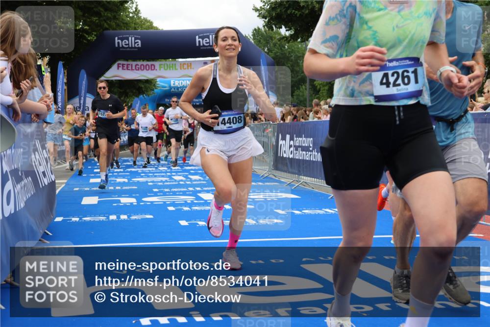 29.06.2025 - hella hamburg halbmarathon Strokosch-Dieckow http://msf.ph/oto/8534041 29.06.2025 10:57:06 Ziel 1387, 1485, 1877, 4167, 4261, 4299, 4940, 9884, 11143, 11612, 11638, 13691, 13750, 14139, 14408, 14588, 15110, 15664, 15726, 16470, 16909, 17617, 17660, 17993, 18208, 18719, 19091, 19184 meine-sportfotos.de