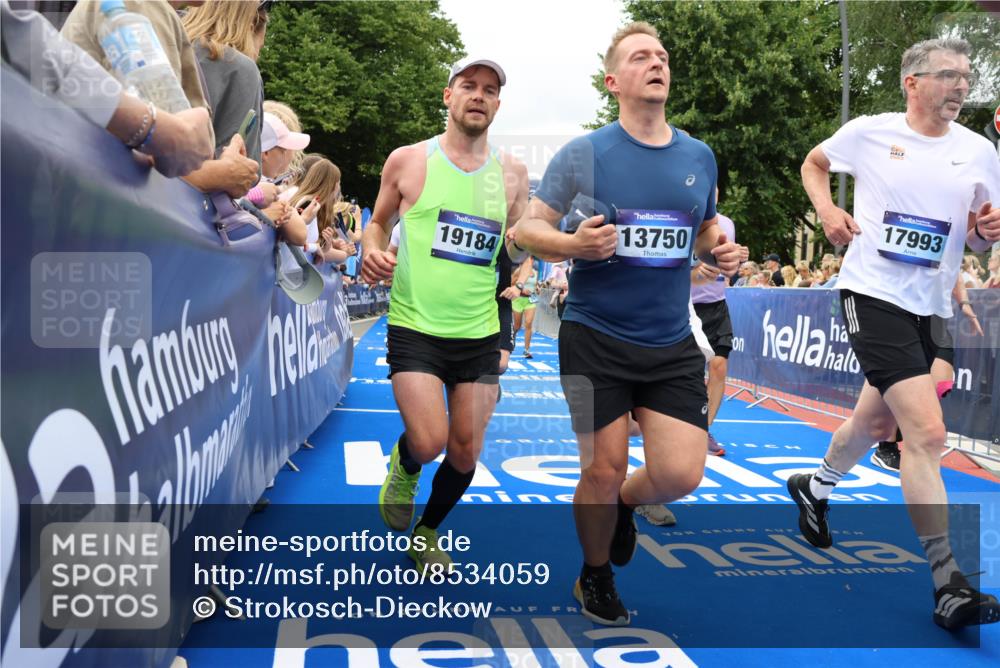 29.06.2025 - hella hamburg halbmarathon Strokosch-Dieckow http://msf.ph/oto/8534059 29.06.2025 10:57:13 Ziel 1387, 1877, 2417, 2676, 4167, 4261, 4940, 8585, 9450, 9577, 9884, 9934, 10383, 11590, 11612, 12014, 12590, 13664, 13750, 14139, 15110, 15229, 15664, 15726, 16625, 17660, 17779, 17848, 17993, 18208, 19184 meine-sportfotos.de