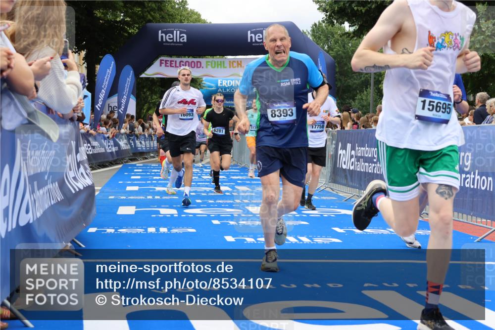 29.06.2025 - hella hamburg halbmarathon Strokosch-Dieckow http://msf.ph/oto/8534107 29.06.2025 10:57:26 Ziel 2236, 3435, 4502, 5015, 5134, 5728, 5926, 6272, 6281, 6302, 8393, 9450, 9727, 12144, 12590, 13245, 13394, 13664, 15695, 16093, 16830, 17160, 17758, 17828 meine-sportfotos.de