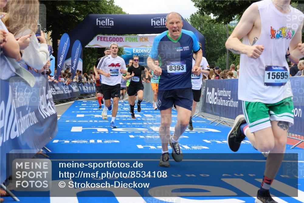 29.06.2025 - hella hamburg halbmarathon Strokosch-Dieckow http://msf.ph/oto/8534108 29.06.2025 10:57:26 Ziel 2236, 3435, 4502, 5015, 5134, 5728, 5926, 6272, 6281, 6302, 8393, 9450, 9727, 12144, 12590, 13245, 13394, 13664, 15695, 16093, 16830, 17160, 17758, 17828 meine-sportfotos.de