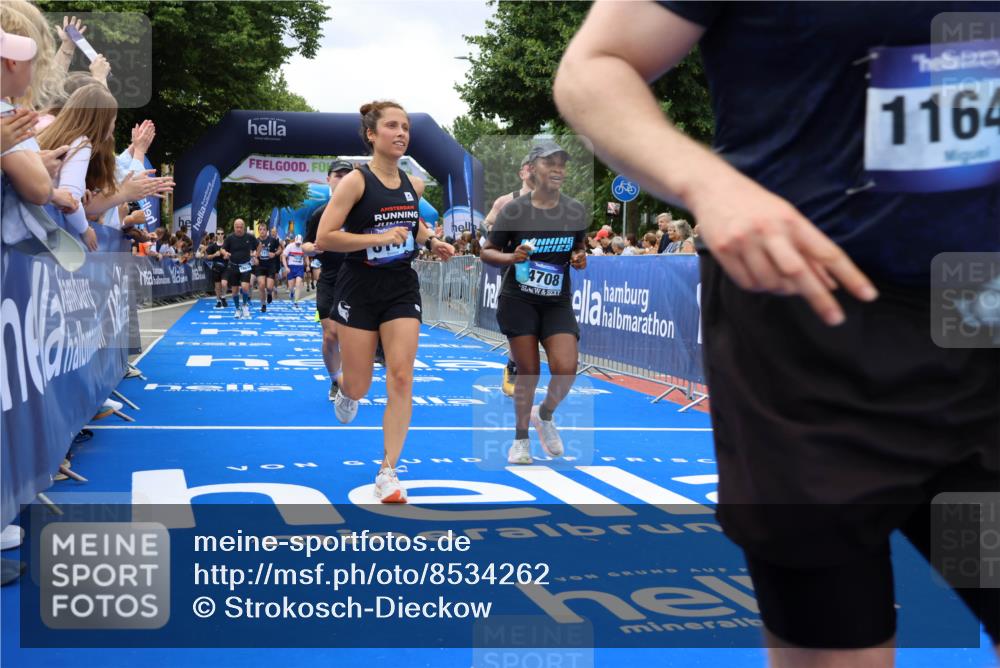 29.06.2025 - hella hamburg halbmarathon Strokosch-Dieckow http://msf.ph/oto/8534262 29.06.2025 10:58:19 Ziel 1595, 4550, 4592, 4708, 4767, 5347, 6104, 6138, 6147, 7476, 9230, 9485, 11645, 11808, 14355, 14631, 15434, 16531, 17415, 18068, 18266, 18891 meine-sportfotos.de