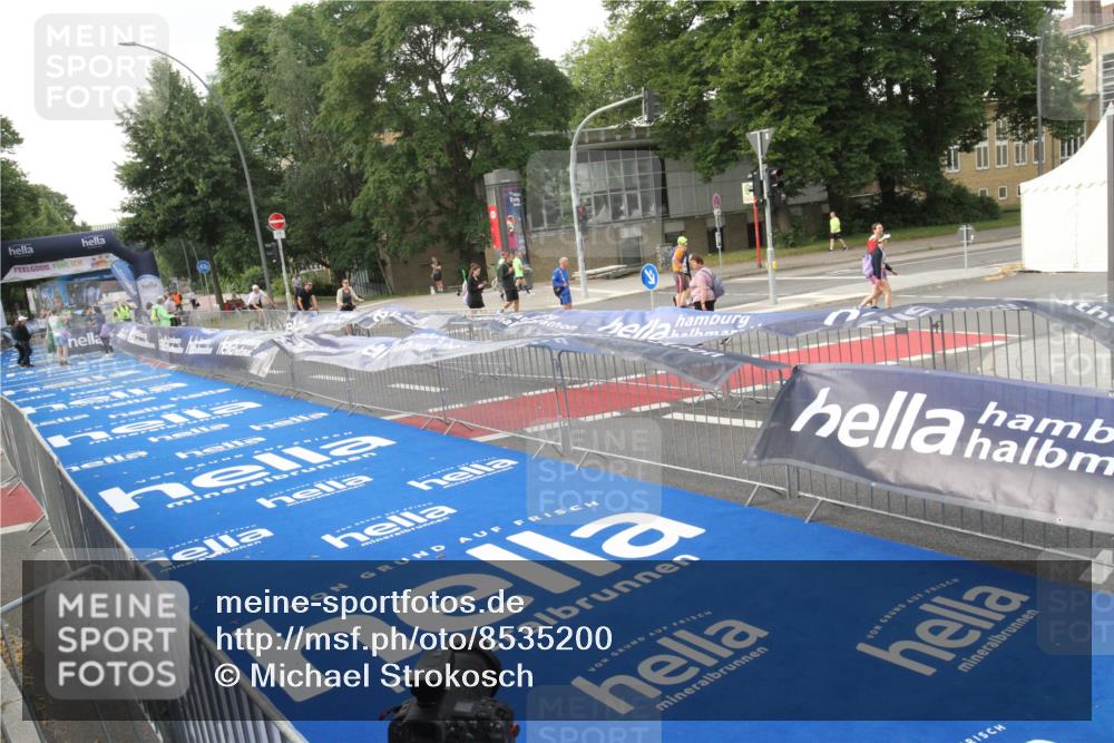 29.06.2025 - hella hamburg halbmarathon Michael Strokosch http://msf.ph/oto/8535200 29.06.2025 08:36:02 Ziel  meine-sportfotos.de