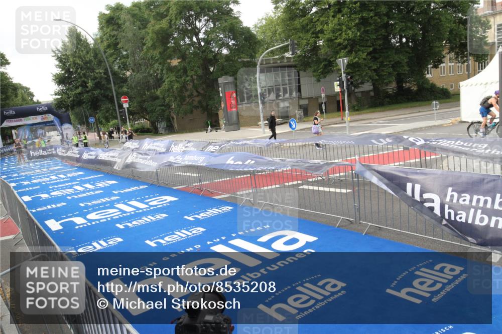 29.06.2025 - hella hamburg halbmarathon Michael Strokosch http://msf.ph/oto/8535208 29.06.2025 08:38:16 Ziel  meine-sportfotos.de