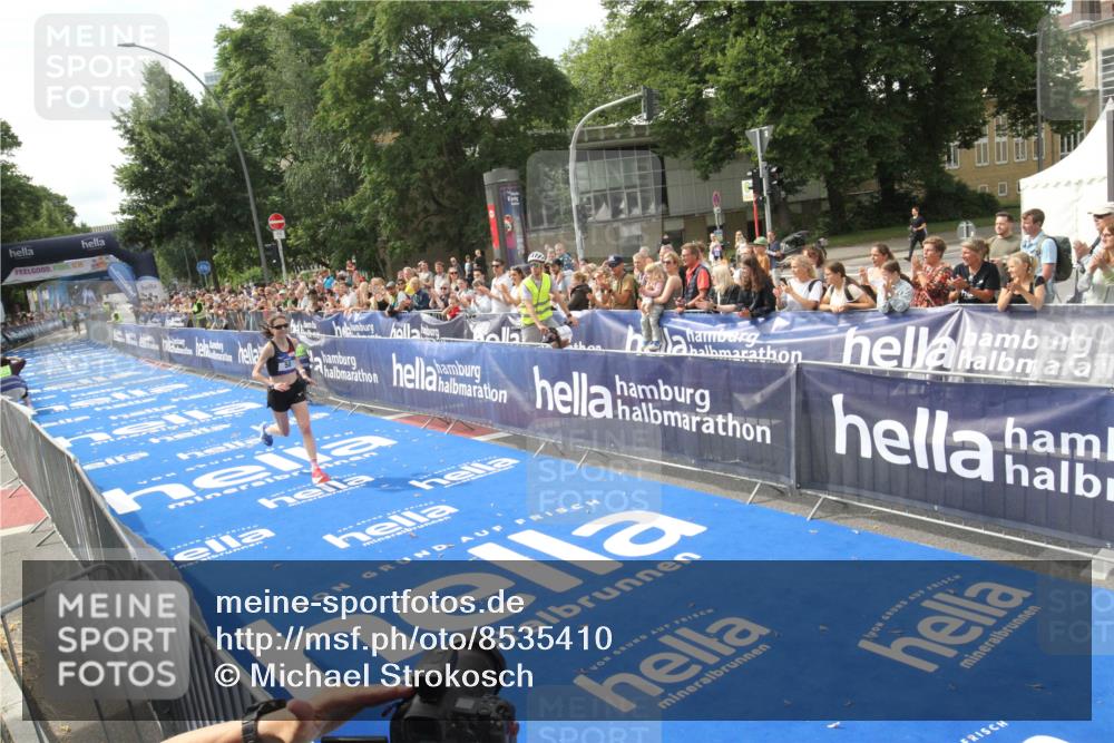 29.06.2025 - hella hamburg halbmarathon Michael Strokosch http://msf.ph/oto/8535410 29.06.2025 10:16:15 Ziel  meine-sportfotos.de