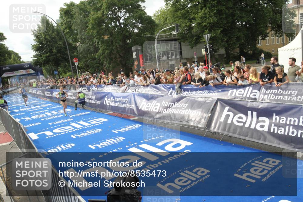 29.06.2025 - hella hamburg halbmarathon Michael Strokosch http://msf.ph/oto/8535473 29.06.2025 10:19:11 Ziel  meine-sportfotos.de