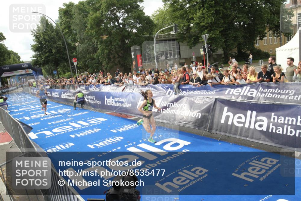 29.06.2025 - hella hamburg halbmarathon Michael Strokosch http://msf.ph/oto/8535477 29.06.2025 10:19:13 Ziel  meine-sportfotos.de