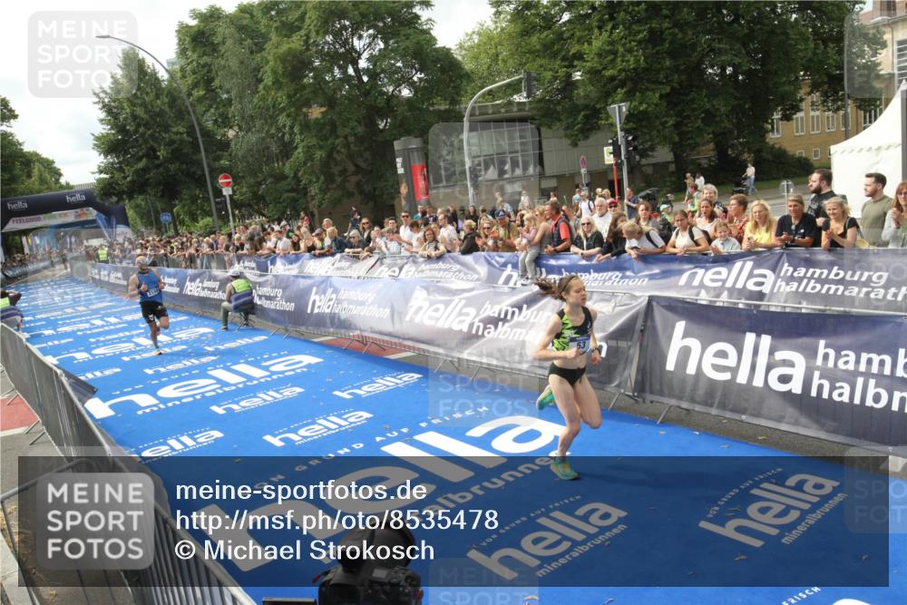 29.06.2025 - hella hamburg halbmarathon Michael Strokosch http://msf.ph/oto/8535478 29.06.2025 10:19:13 Ziel  meine-sportfotos.de