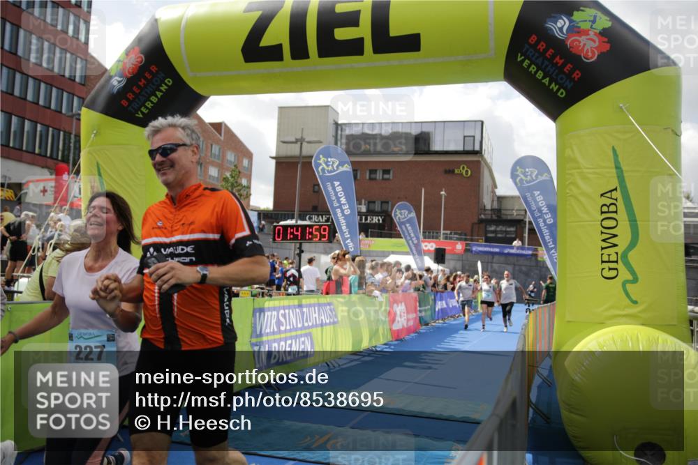 10.08.2025 - GEWOBA Citytriathlon Bremen H.Heesch http://msf.ph/oto/8538695 10.08.2025 11:45:36 Ziel 227 meine-sportfotos.de