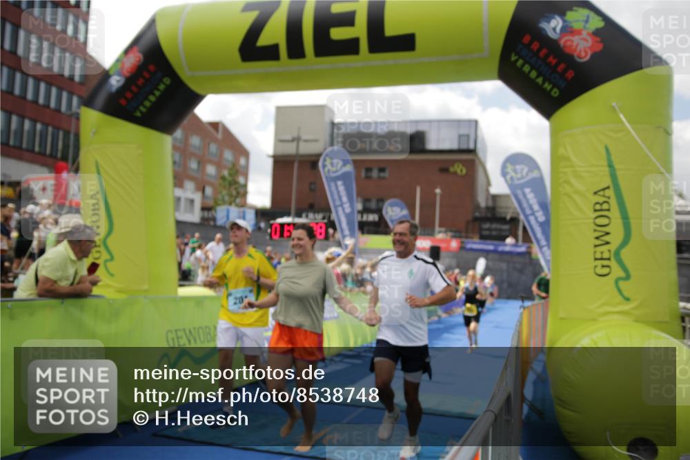 10.08.2025 - GEWOBA Citytriathlon Bremen H.Heesch http://msf.ph/oto/8538748 10.08.2025 11:43:45 Ziel 201 meine-sportfotos.de