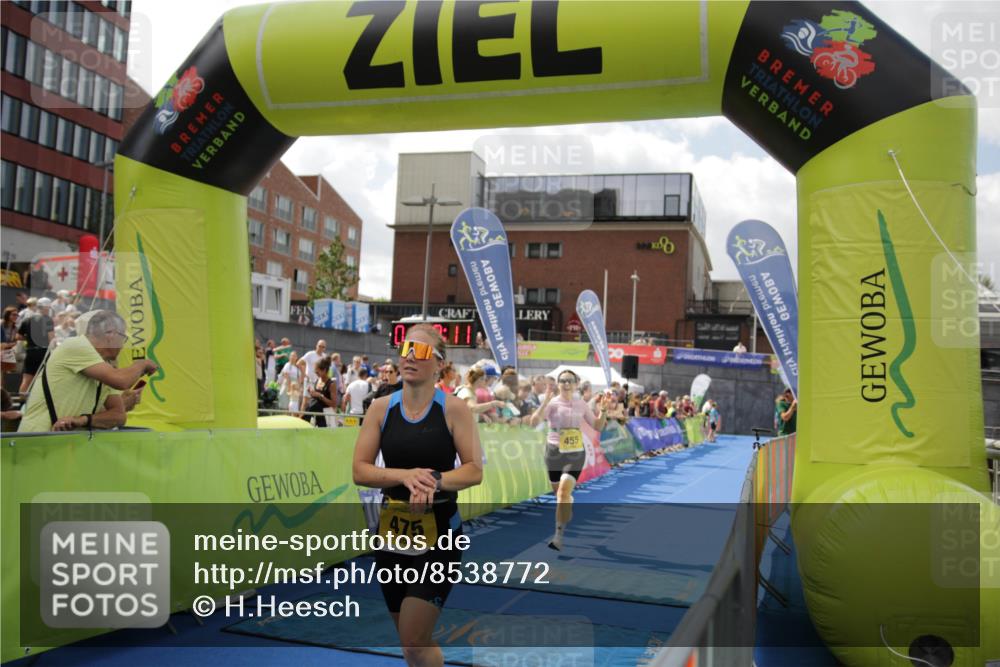 10.08.2025 - GEWOBA Citytriathlon Bremen H.Heesch http://msf.ph/oto/8538772 10.08.2025 11:43:48 Ziel 201, 455, 475 meine-sportfotos.de