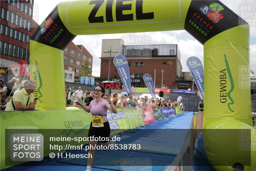 10.08.2025 - GEWOBA Citytriathlon Bremen H.Heesch http://msf.ph/oto/8538783 10.08.2025 11:43:49 Ziel 201, 455, 475 meine-sportfotos.de