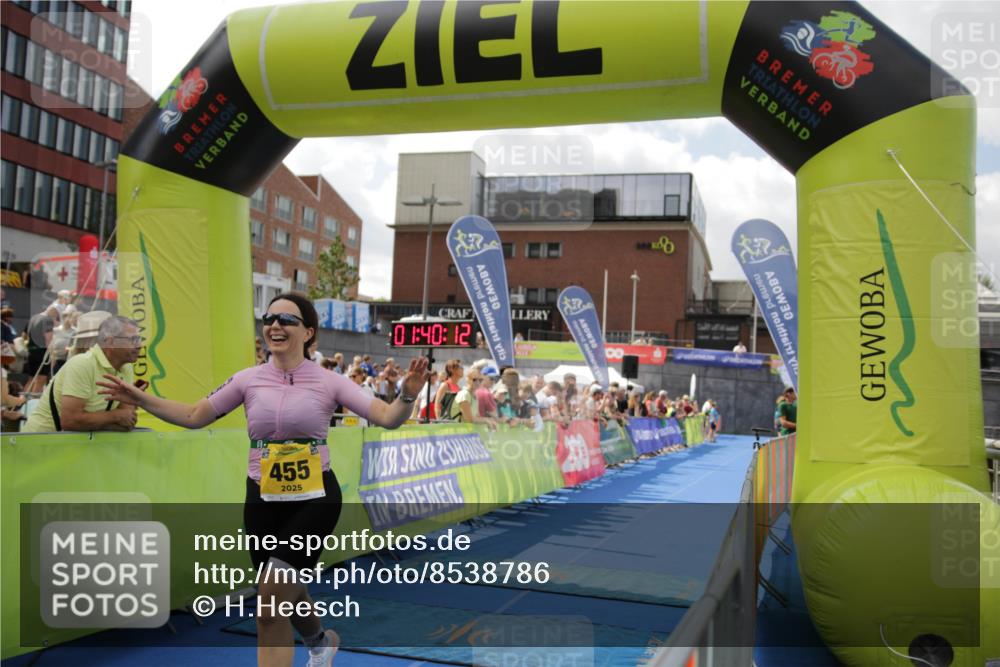 10.08.2025 - GEWOBA Citytriathlon Bremen H.Heesch http://msf.ph/oto/8538786 10.08.2025 11:43:49 Ziel 201, 455, 475 meine-sportfotos.de