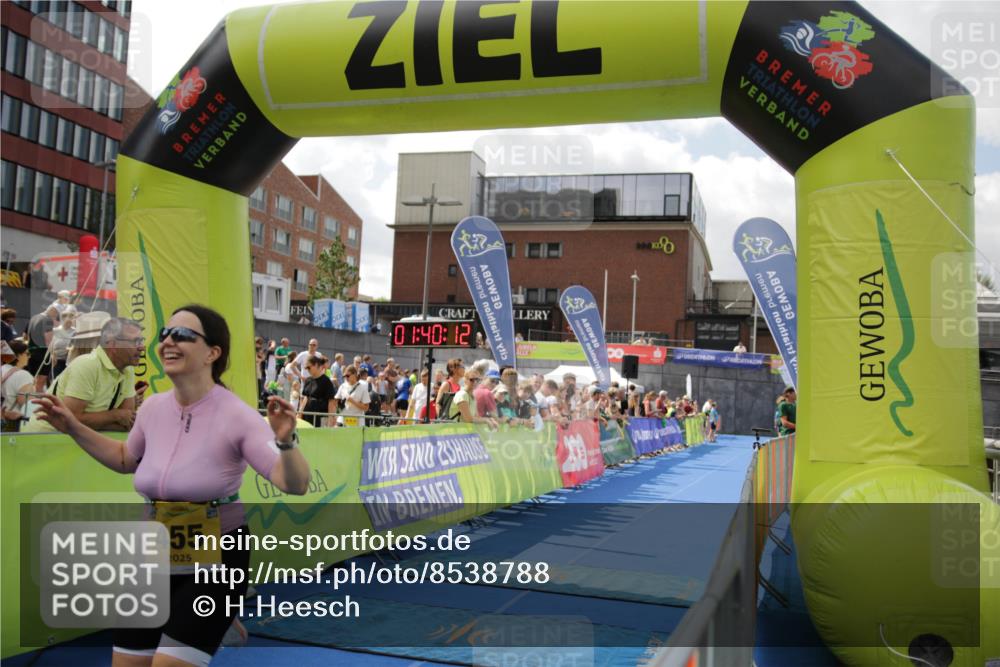 10.08.2025 - GEWOBA Citytriathlon Bremen H.Heesch http://msf.ph/oto/8538788 10.08.2025 11:43:50 Ziel 201, 455, 475 meine-sportfotos.de
