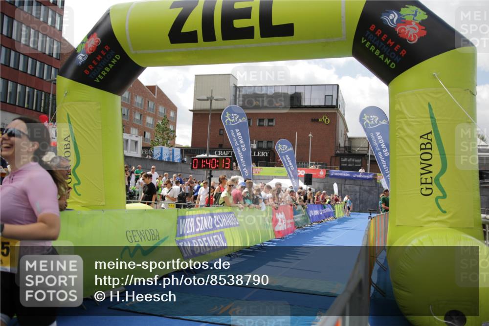 10.08.2025 - GEWOBA Citytriathlon Bremen H.Heesch http://msf.ph/oto/8538790 10.08.2025 11:43:50 Ziel 201, 455, 475 meine-sportfotos.de