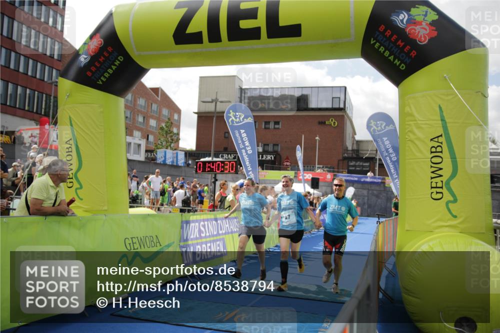 10.08.2025 - GEWOBA Citytriathlon Bremen H.Heesch http://msf.ph/oto/8538794 10.08.2025 11:44:07 Ziel 47 meine-sportfotos.de