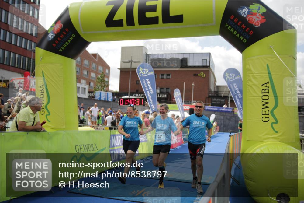 10.08.2025 - GEWOBA Citytriathlon Bremen H.Heesch http://msf.ph/oto/8538797 10.08.2025 11:44:08 Ziel 47 meine-sportfotos.de