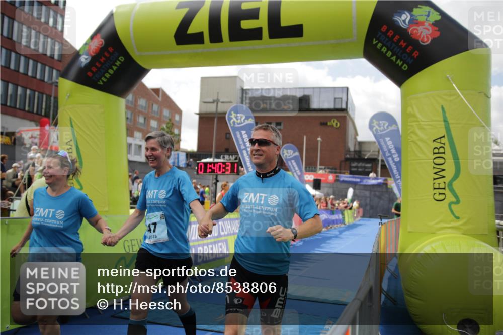 10.08.2025 - GEWOBA Citytriathlon Bremen H.Heesch http://msf.ph/oto/8538806 10.08.2025 11:44:09 Ziel 47 meine-sportfotos.de