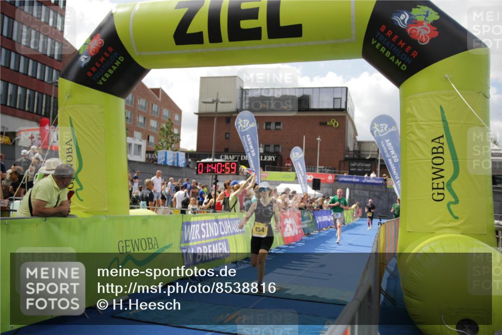 10.08.2025 - GEWOBA Citytriathlon Bremen H.Heesch http://msf.ph/oto/8538816 10.08.2025 11:44:36 Ziel 454 meine-sportfotos.de