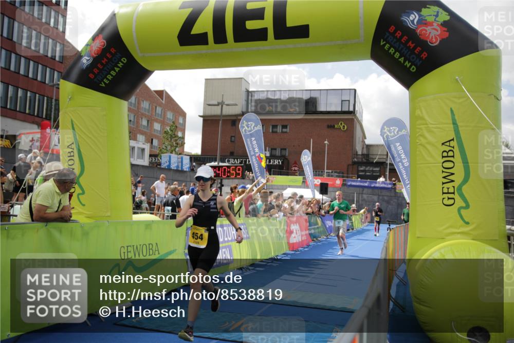 10.08.2025 - GEWOBA Citytriathlon Bremen H.Heesch http://msf.ph/oto/8538819 10.08.2025 11:44:36 Ziel 454 meine-sportfotos.de