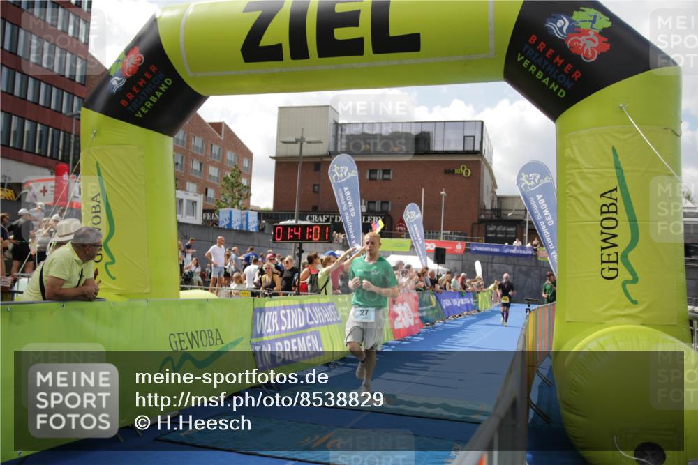 10.08.2025 - GEWOBA Citytriathlon Bremen H.Heesch http://msf.ph/oto/8538829 10.08.2025 11:44:38 Ziel 454 meine-sportfotos.de