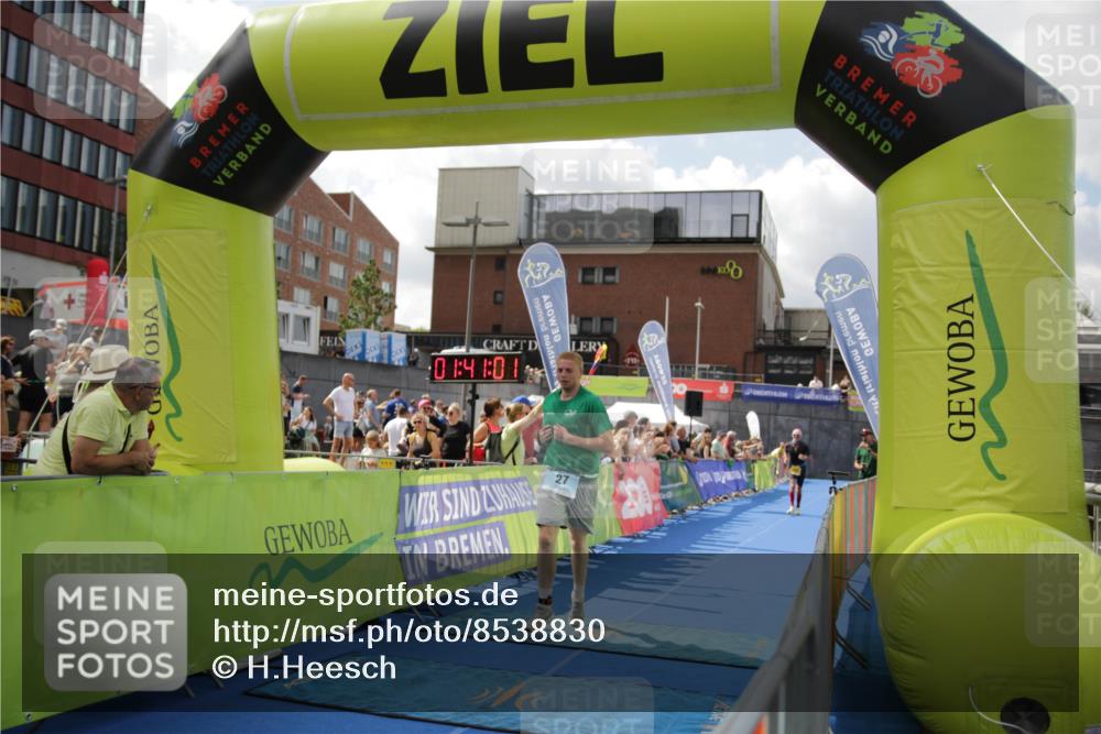 10.08.2025 - GEWOBA Citytriathlon Bremen H.Heesch http://msf.ph/oto/8538830 10.08.2025 11:44:38 Ziel 454 meine-sportfotos.de