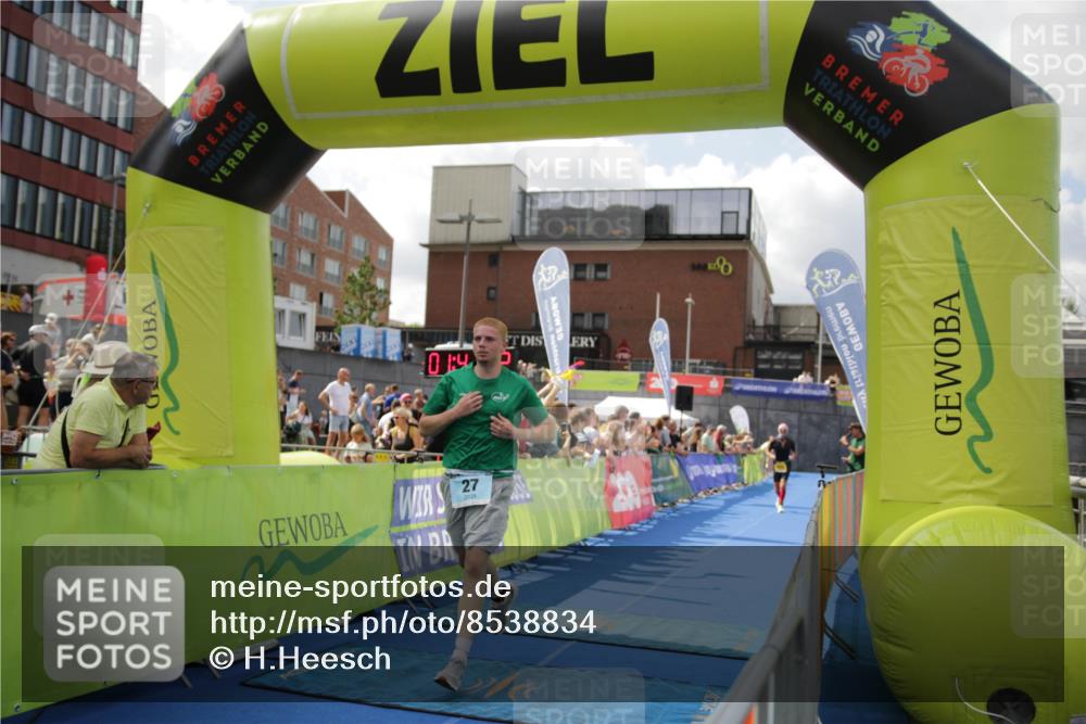 10.08.2025 - GEWOBA Citytriathlon Bremen H.Heesch http://msf.ph/oto/8538834 10.08.2025 11:44:39 Ziel 27, 454 meine-sportfotos.de