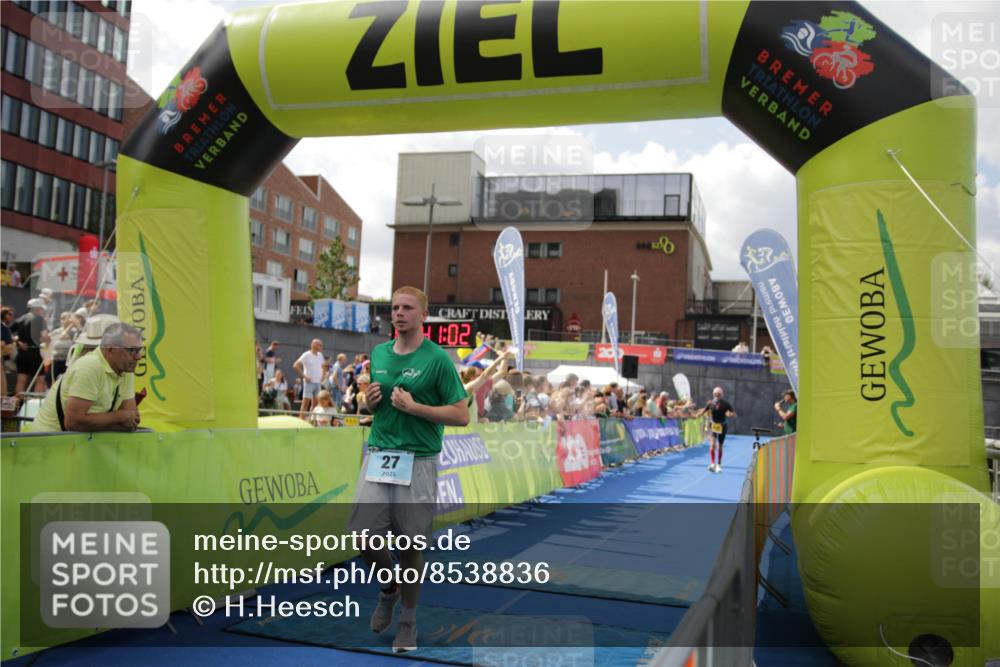 10.08.2025 - GEWOBA Citytriathlon Bremen H.Heesch http://msf.ph/oto/8538836 10.08.2025 11:44:39 Ziel 27, 454 meine-sportfotos.de