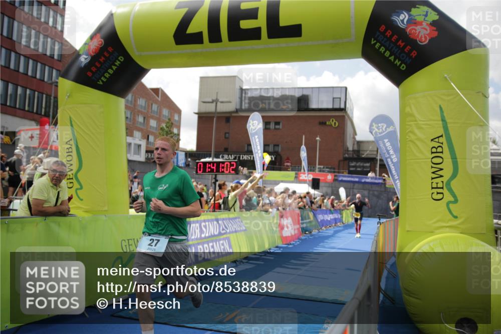 10.08.2025 - GEWOBA Citytriathlon Bremen H.Heesch http://msf.ph/oto/8538839 10.08.2025 11:44:39 Ziel 27, 454 meine-sportfotos.de