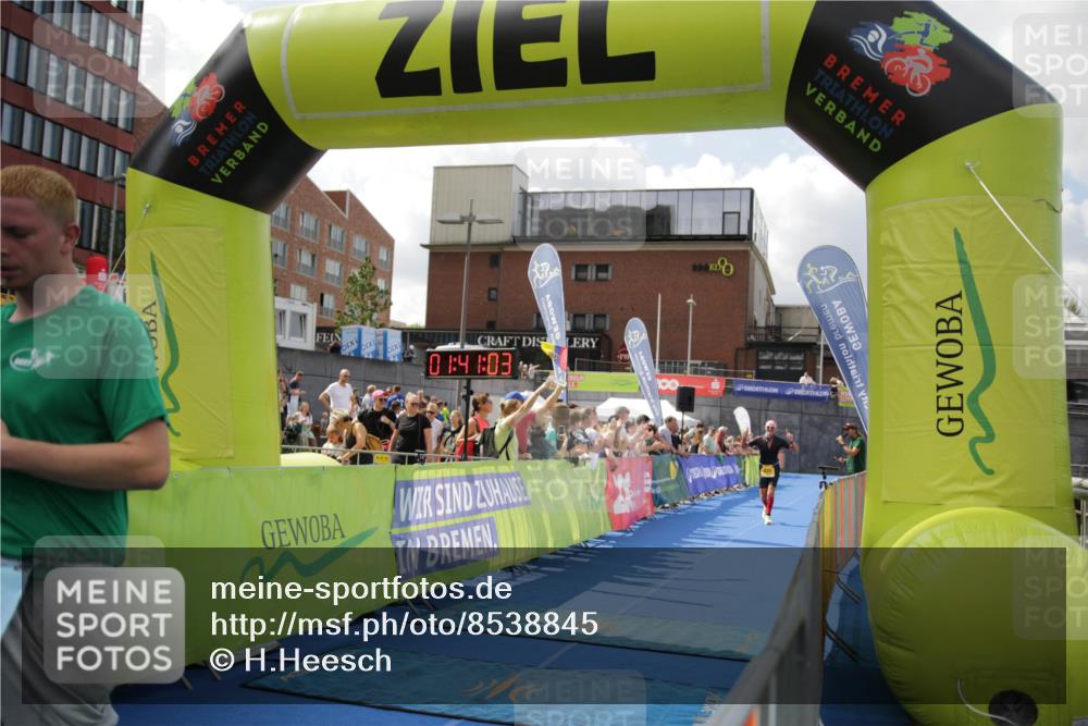 10.08.2025 - GEWOBA Citytriathlon Bremen H.Heesch http://msf.ph/oto/8538845 10.08.2025 11:44:40 Ziel 27, 454 meine-sportfotos.de