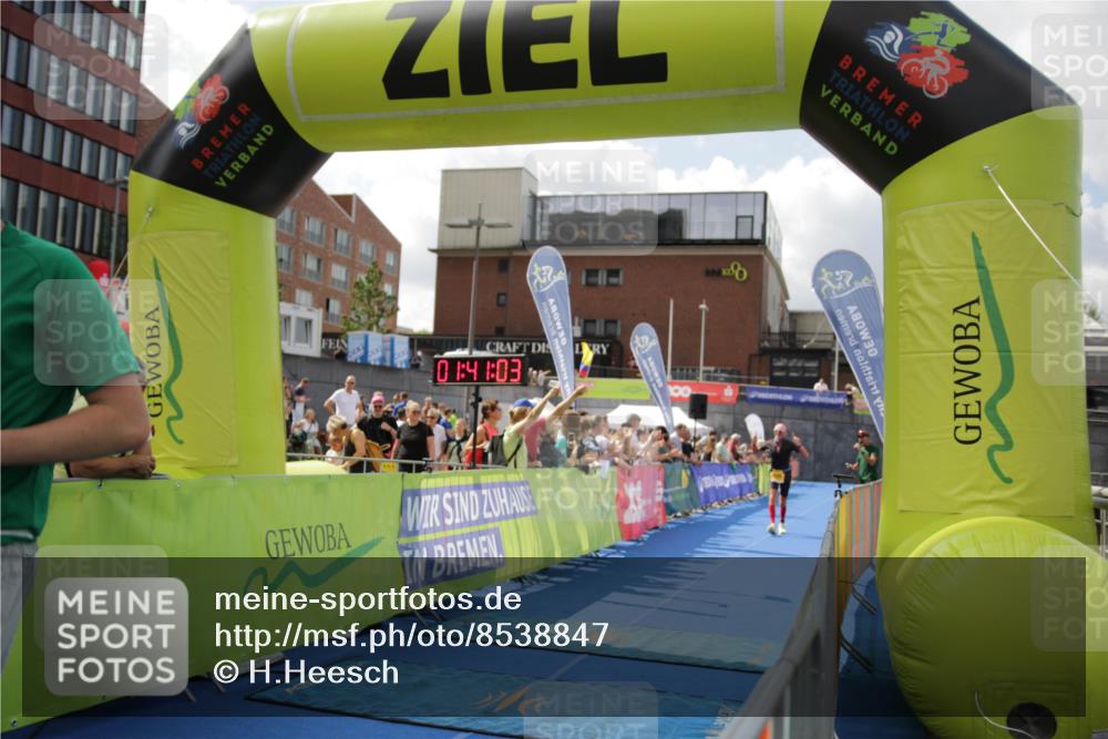 10.08.2025 - GEWOBA Citytriathlon Bremen H.Heesch http://msf.ph/oto/8538847 10.08.2025 11:44:40 Ziel 27, 454 meine-sportfotos.de