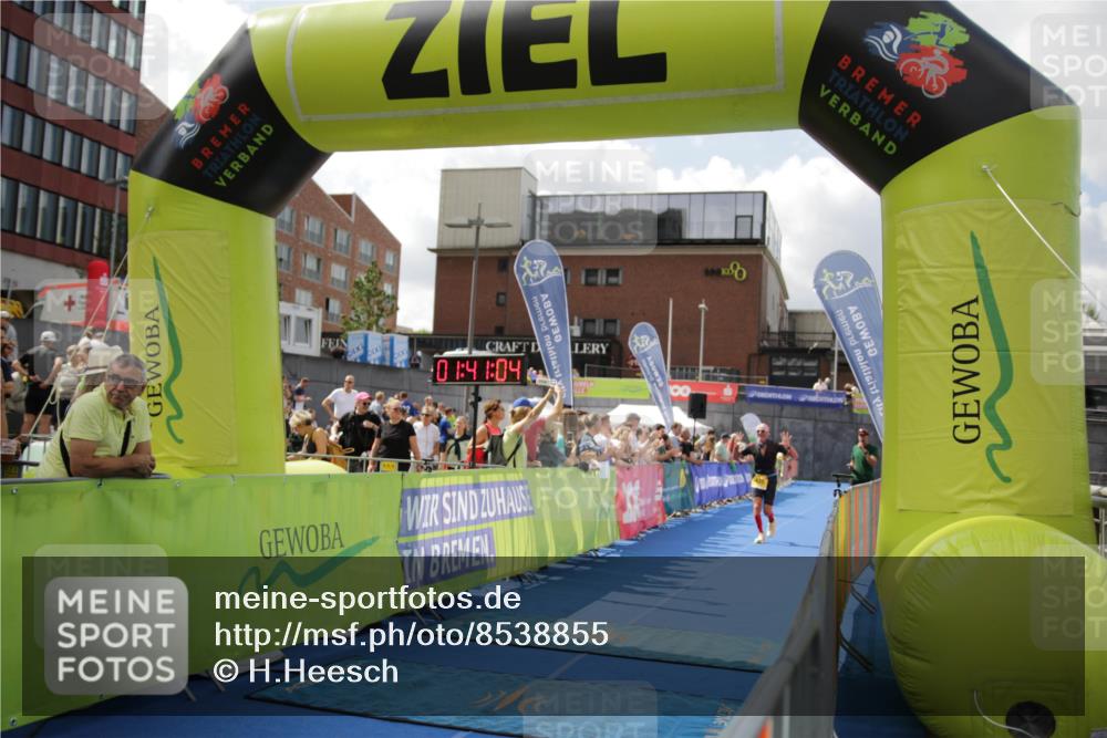 10.08.2025 - GEWOBA Citytriathlon Bremen H.Heesch http://msf.ph/oto/8538855 10.08.2025 11:44:41 Ziel 27, 454 meine-sportfotos.de