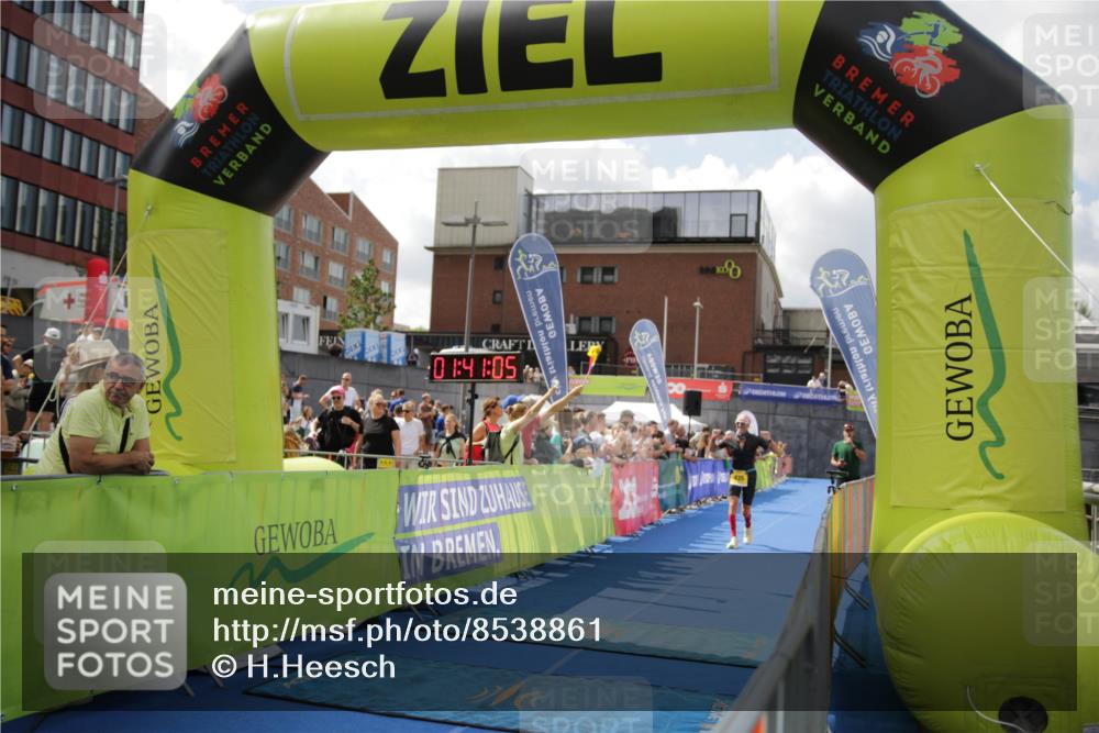 10.08.2025 - GEWOBA Citytriathlon Bremen H.Heesch http://msf.ph/oto/8538861 10.08.2025 11:44:42 Ziel 27, 454 meine-sportfotos.de