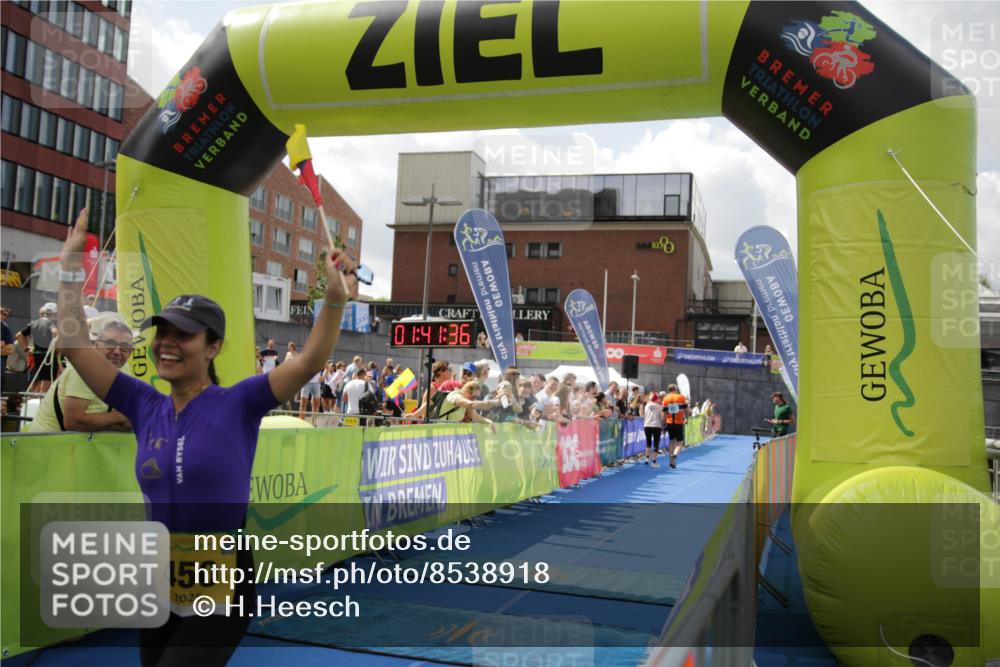 10.08.2025 - GEWOBA Citytriathlon Bremen H.Heesch http://msf.ph/oto/8538918 10.08.2025 11:45:13 Ziel 450 meine-sportfotos.de