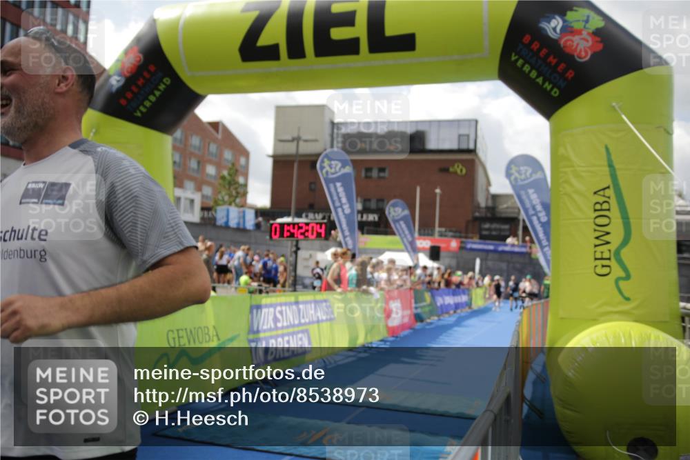 10.08.2025 - GEWOBA Citytriathlon Bremen H.Heesch http://msf.ph/oto/8538973 10.08.2025 11:45:41 Ziel 39, 221, 227 meine-sportfotos.de