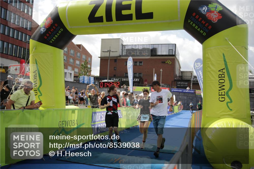 10.08.2025 - GEWOBA Citytriathlon Bremen H.Heesch http://msf.ph/oto/8539038 10.08.2025 11:46:19 Ziel 193 meine-sportfotos.de