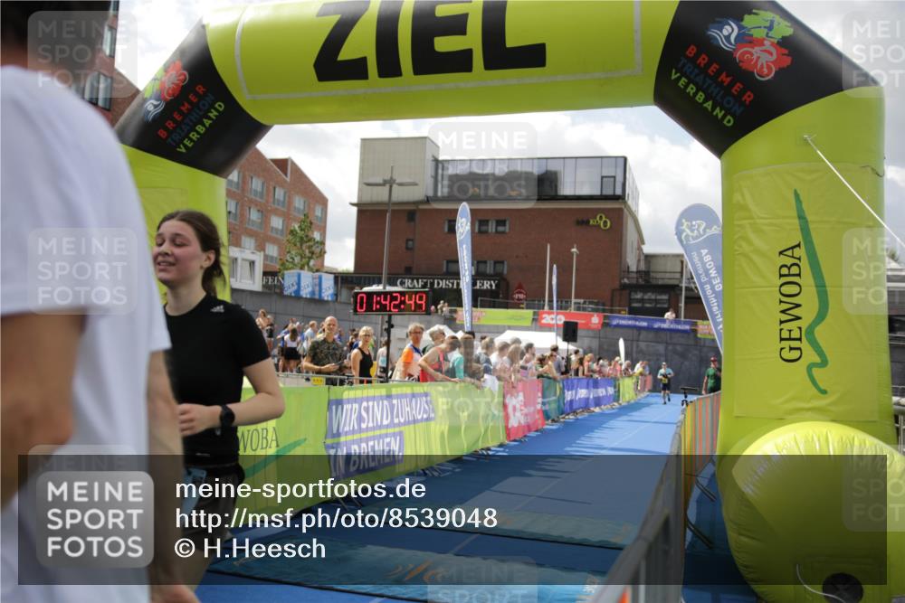 10.08.2025 - GEWOBA Citytriathlon Bremen H.Heesch http://msf.ph/oto/8539048 10.08.2025 11:46:22 Ziel 193 meine-sportfotos.de