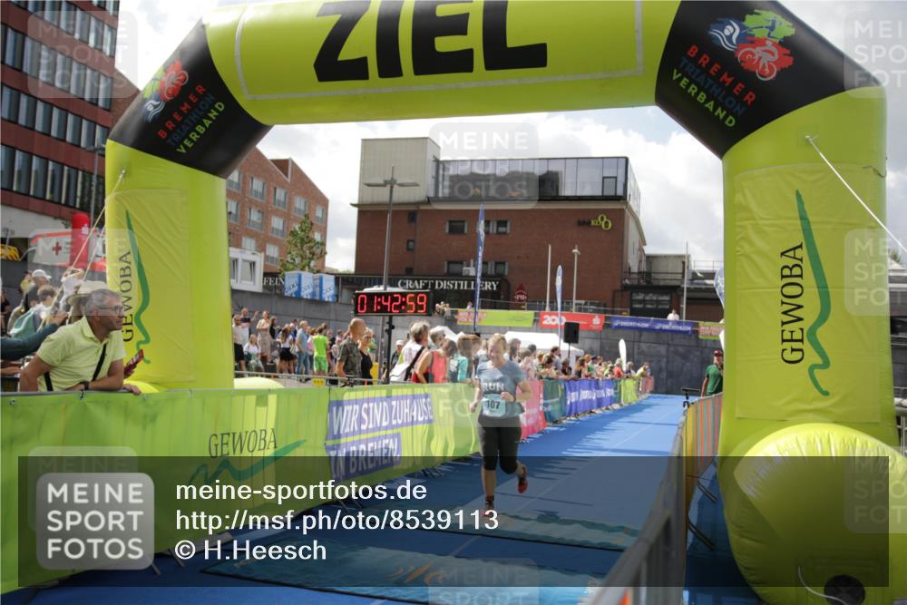 10.08.2025 - GEWOBA Citytriathlon Bremen H.Heesch http://msf.ph/oto/8539113 10.08.2025 11:46:36 Ziel 107, 381 meine-sportfotos.de