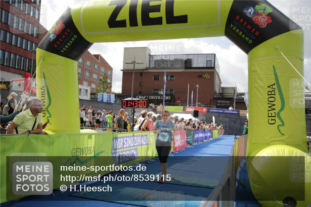 10.08.2025 - GEWOBA Citytriathlon Bremen H.Heesch http://msf.ph/oto/8539115 10.08.2025 11:46:37 Ziel 107, 381 meine-sportfotos.de