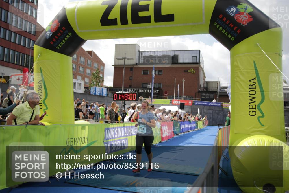 10.08.2025 - GEWOBA Citytriathlon Bremen H.Heesch http://msf.ph/oto/8539116 10.08.2025 11:46:37 Ziel 107, 381 meine-sportfotos.de