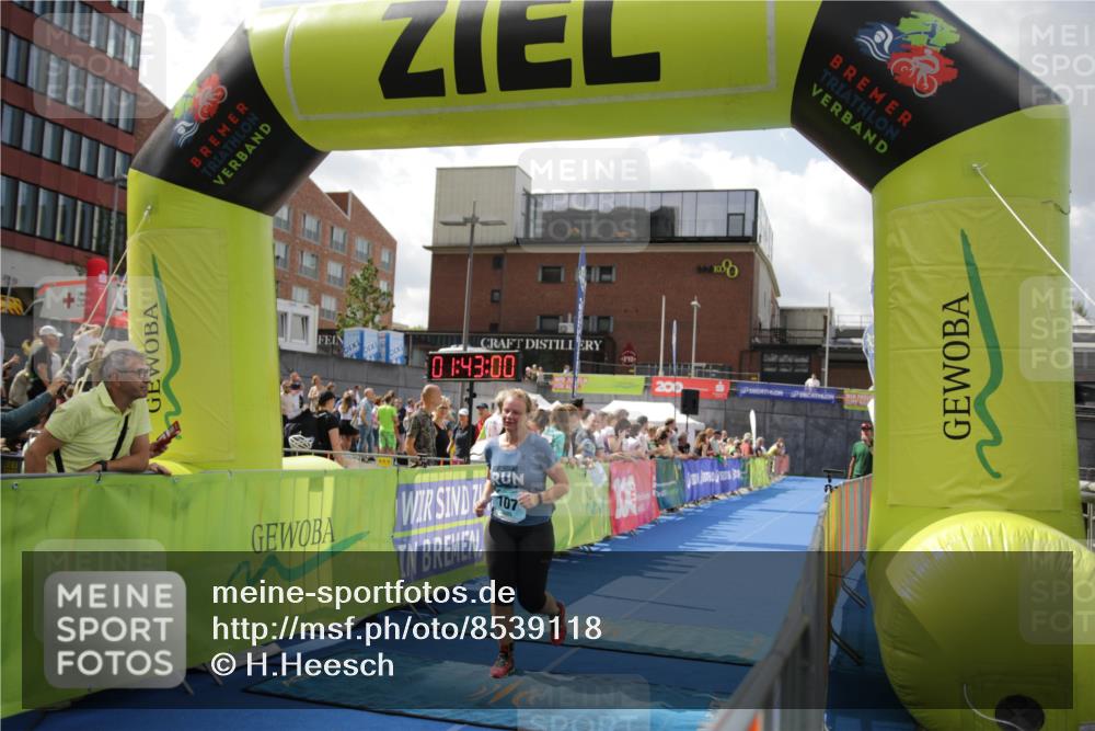 10.08.2025 - GEWOBA Citytriathlon Bremen H.Heesch http://msf.ph/oto/8539118 10.08.2025 11:46:37 Ziel 107, 381 meine-sportfotos.de