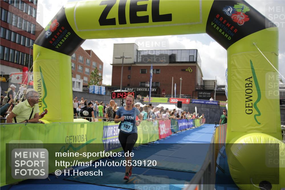 10.08.2025 - GEWOBA Citytriathlon Bremen H.Heesch http://msf.ph/oto/8539120 10.08.2025 11:46:37 Ziel 107, 381 meine-sportfotos.de