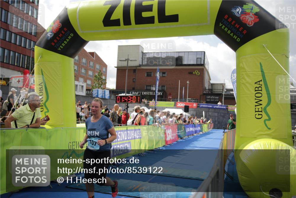 10.08.2025 - GEWOBA Citytriathlon Bremen H.Heesch http://msf.ph/oto/8539122 10.08.2025 11:46:38 Ziel 107, 381 meine-sportfotos.de
