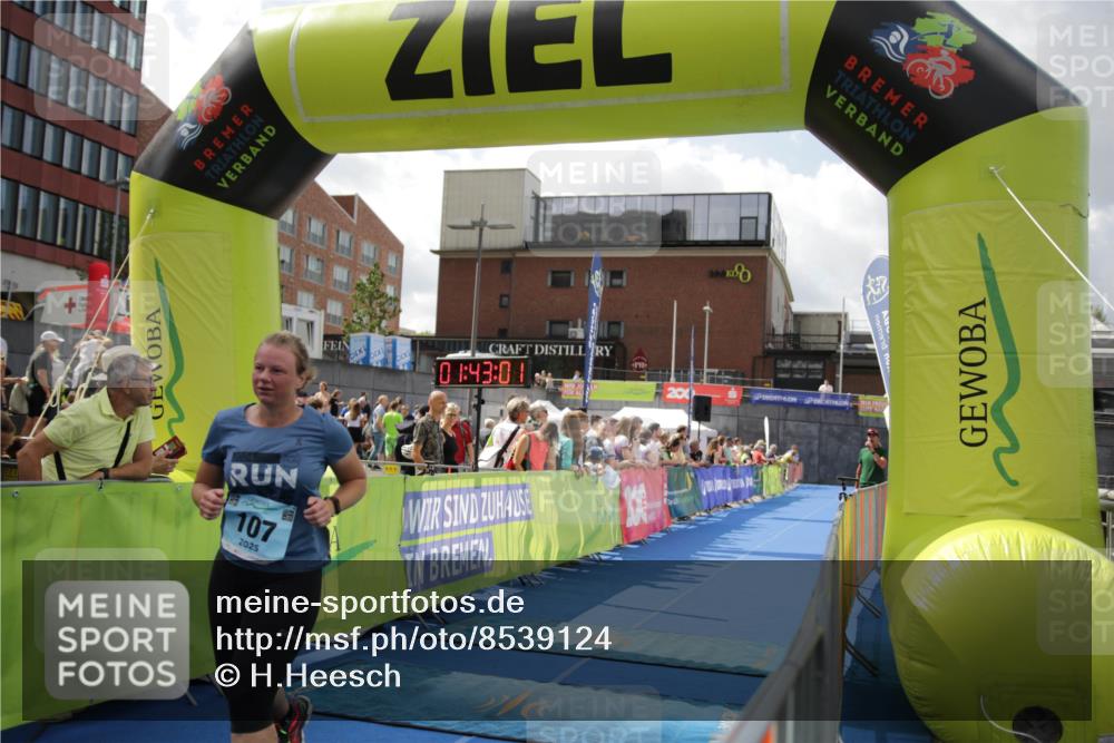 10.08.2025 - GEWOBA Citytriathlon Bremen H.Heesch http://msf.ph/oto/8539124 10.08.2025 11:46:38 Ziel 107, 381 meine-sportfotos.de