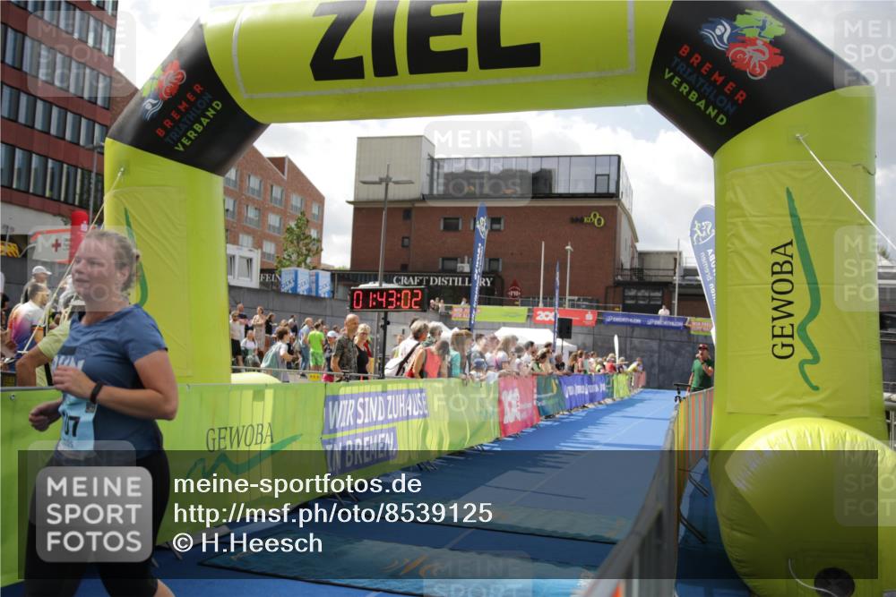 10.08.2025 - GEWOBA Citytriathlon Bremen H.Heesch http://msf.ph/oto/8539125 10.08.2025 11:46:39 Ziel 107, 381 meine-sportfotos.de