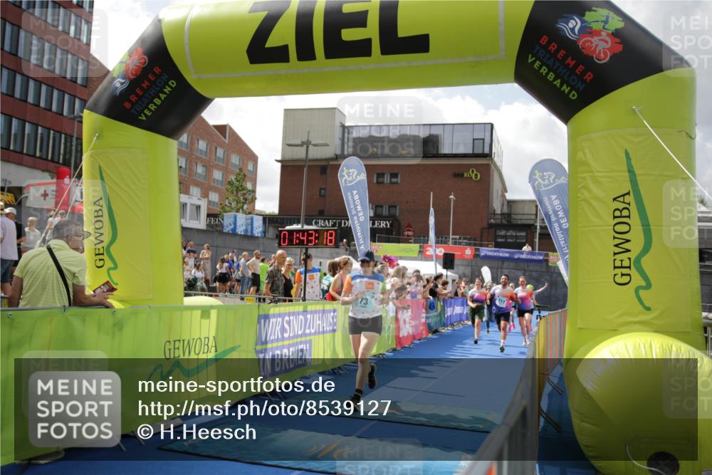 10.08.2025 - GEWOBA Citytriathlon Bremen H.Heesch http://msf.ph/oto/8539127 10.08.2025 11:46:55 Ziel 73 meine-sportfotos.de