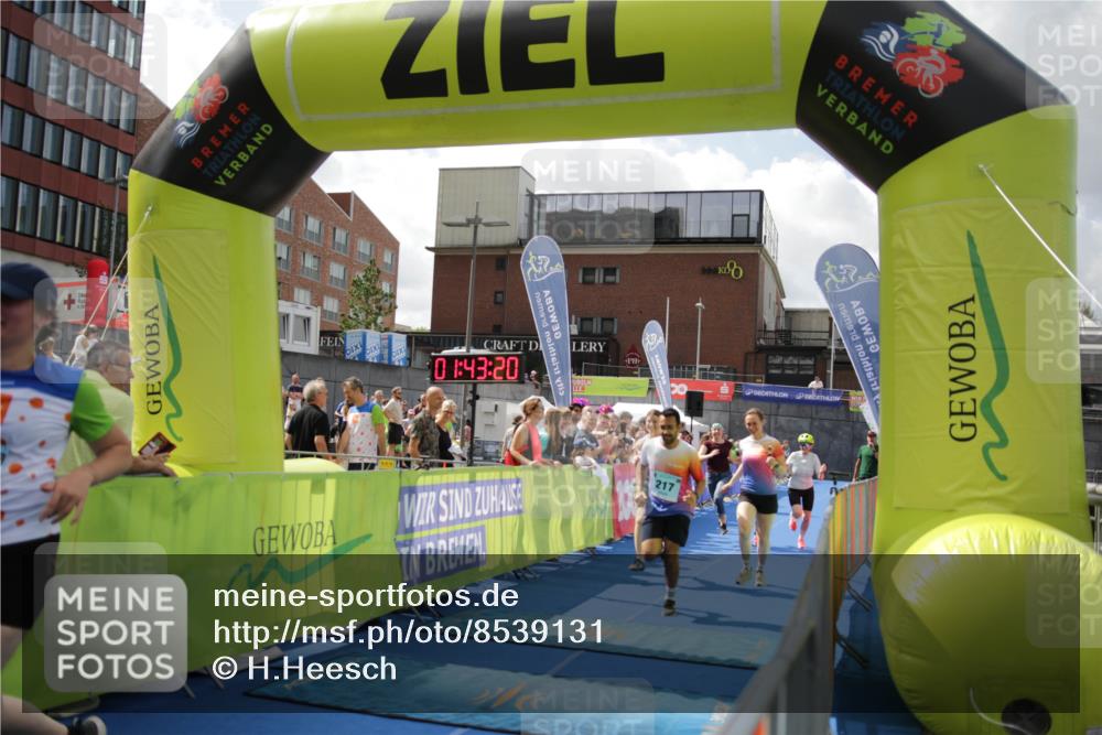 10.08.2025 - GEWOBA Citytriathlon Bremen H.Heesch http://msf.ph/oto/8539131 10.08.2025 11:46:57 Ziel 73 meine-sportfotos.de